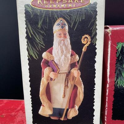5 Hallmark Keepsake Ornaments - Christmas ðŸŽ„ ðŸŽ… ðŸ¤¶ Themed