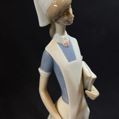 LLadro Nurse Holding Medical Chart Figurine #4603 14.5" Pristine!