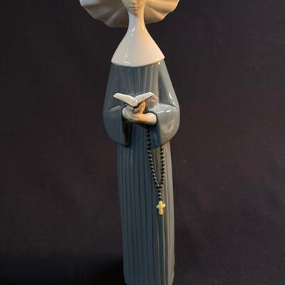 Lladro Prayerful Moment Porcelain Figurine #5500