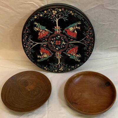 2 Wood ðŸªµ Bowls 6â€ approx & Decorative Tin 9â€ approx