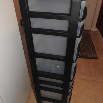 Stacking storage bins