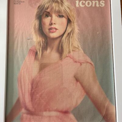 Taylor Swift ICON picture / framed