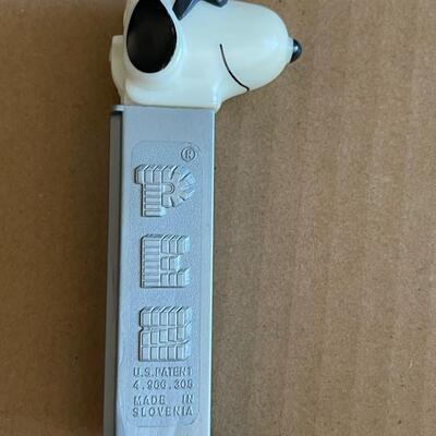 Peanuts footed Snoopy Pez