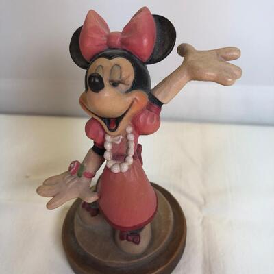 Walt Disney Company Anri Micky Mouse 243/5000 and Minnie 2659 /5000