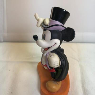 WDCC Magician Mickey" On With The Show" 1997 Membership Sculpture Walt Disney