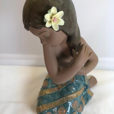 LLADRO Hawaiian Maiden 2383