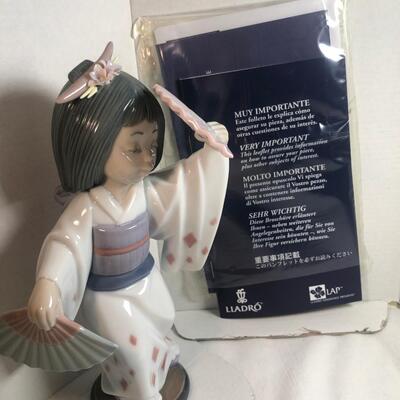 1995 Lladro  6230 Japanese Fan Dancer with Box