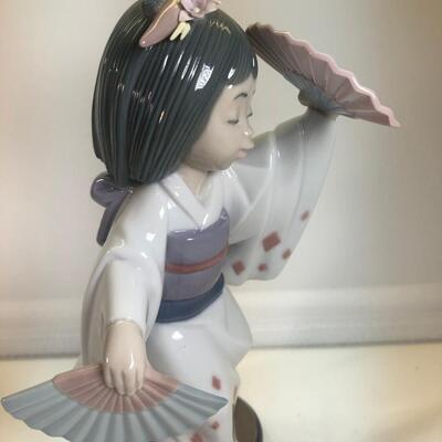 1995 Lladro  6230 Japanese Fan Dancer with Box