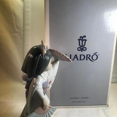 1995 Lladro  6230 Japanese Fan Dancer with Box