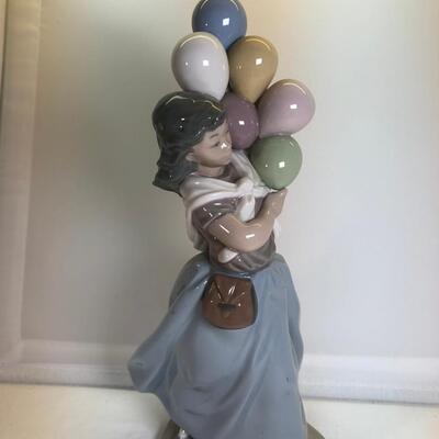 LLADRO #5141 BALLOON SELLER