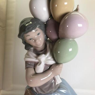 LLADRO #5141 BALLOON SELLER