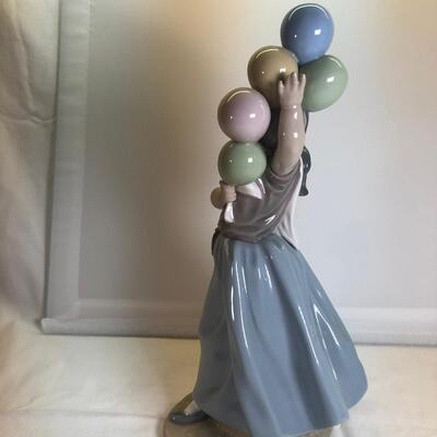 LLADRO #5141 BALLOON SELLER