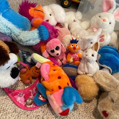 B85-Miscellaneous stuffed animal lot