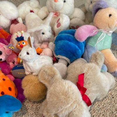 B85-Miscellaneous stuffed animal lot