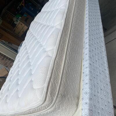 G35 Full mattress, box spring, frame and headboard