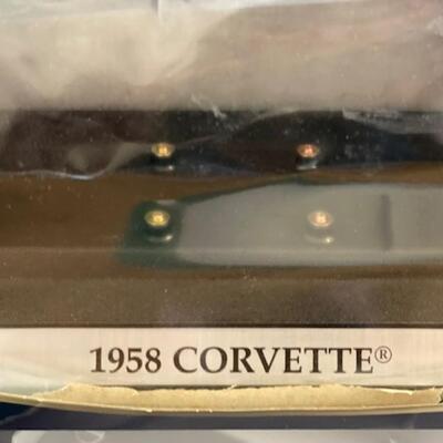 Motor Max 1:18 Die Cast Collection 1958 Corvette