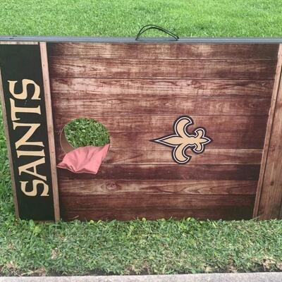NEW Saints Cornhole Board & Bean Bag toss set