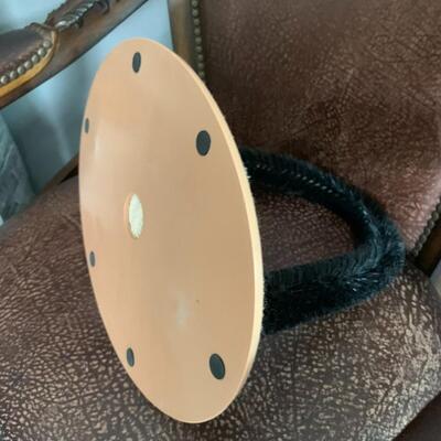 Cat scratcher & grooming brush (Like-New)