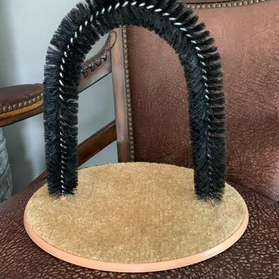 Cat scratcher & grooming brush (Like-New)