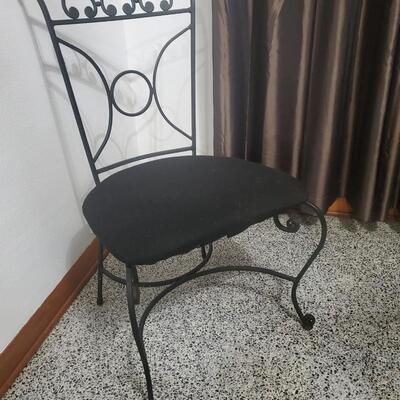 Iron Table Set with 4 Chairs and Glass Top in Good Condition