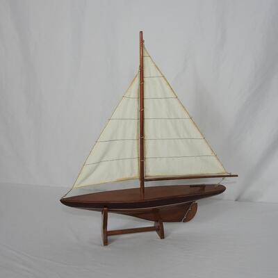 Model sailboat