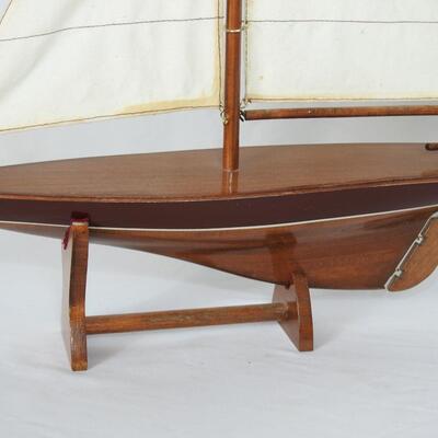 Model sailboat