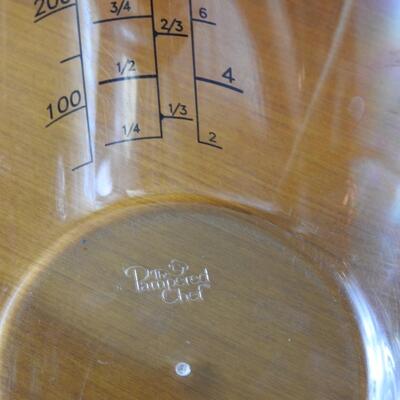 Pampered Chef measuring cups