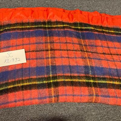 Woolen red plaid blanket