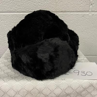 Black fur hat