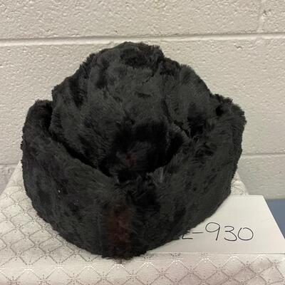 Black fur hat