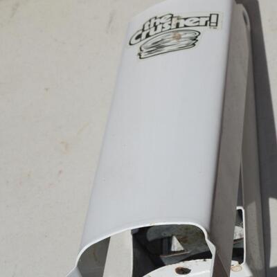 The crusher aluminum can crusher