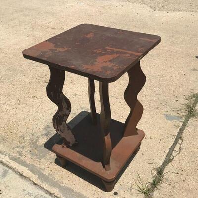 https://www.ebay.com/itm/125424849374	JF7009 Light Brown Painted Wooden End Table Needs TLC LOCAL PICKUP 		BIN	25.99
