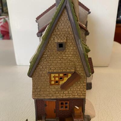 Department 56 ~ Oliver Twist~FAGINâ€™S- HIDE - WAY