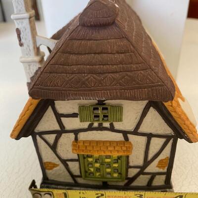 Department 56~ Oliver Twist~ Maylie Cottage