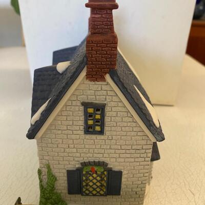 Department 56~ Oliver Twistâ€ BROWNLOW HOUSEâ€