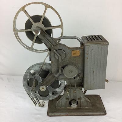 5191 Moviegraph L-951 Keystone MFG Co, 16mm Film Projector Made In-Boston Massachusetts