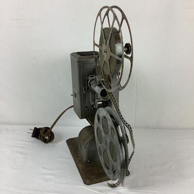 5191 Moviegraph L-951 Keystone MFG Co, 16mm Film Projector Made In-Boston Massachusetts