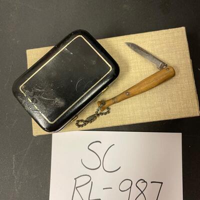 Small baseball bat pocketknife and key holder