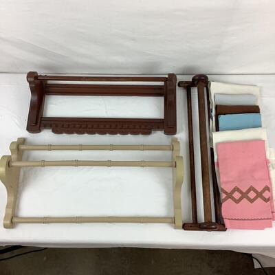 5189 Towel Bars w/Vintage Hand Embroidered Wash Cloths
