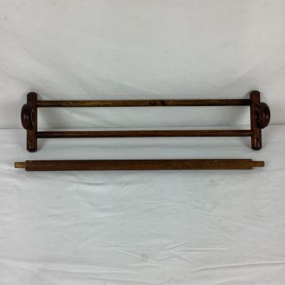 5189 Towel Bars w/Vintage Hand Embroidered Wash Cloths