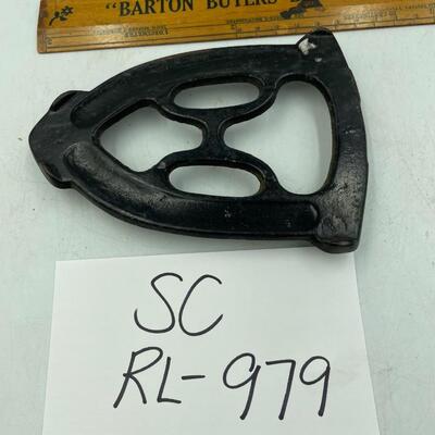 Sad iron trivet