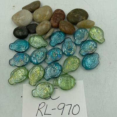 Polished rocks and decorative fish rocks
