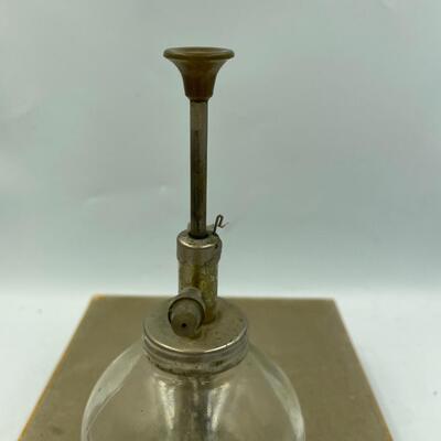Glass oil lube squirt can