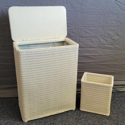 White Wicker Lot