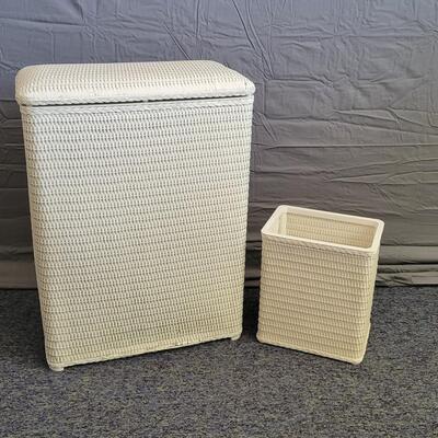 White Wicker Lot