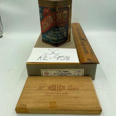 Hollco cigar box and New Discovery cigar tin