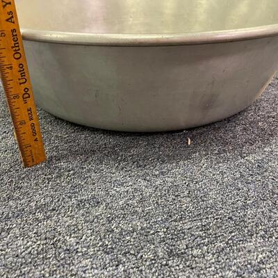 Lg. Aluminum tub