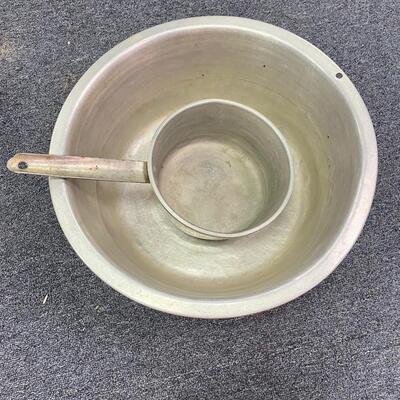 Worthmore aluminum tub & arrow aluminum saucepan
