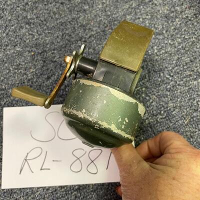 Vintage South Bend 25 spin cast reel