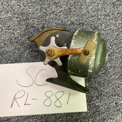 Vintage South Bend 25 spin cast reel